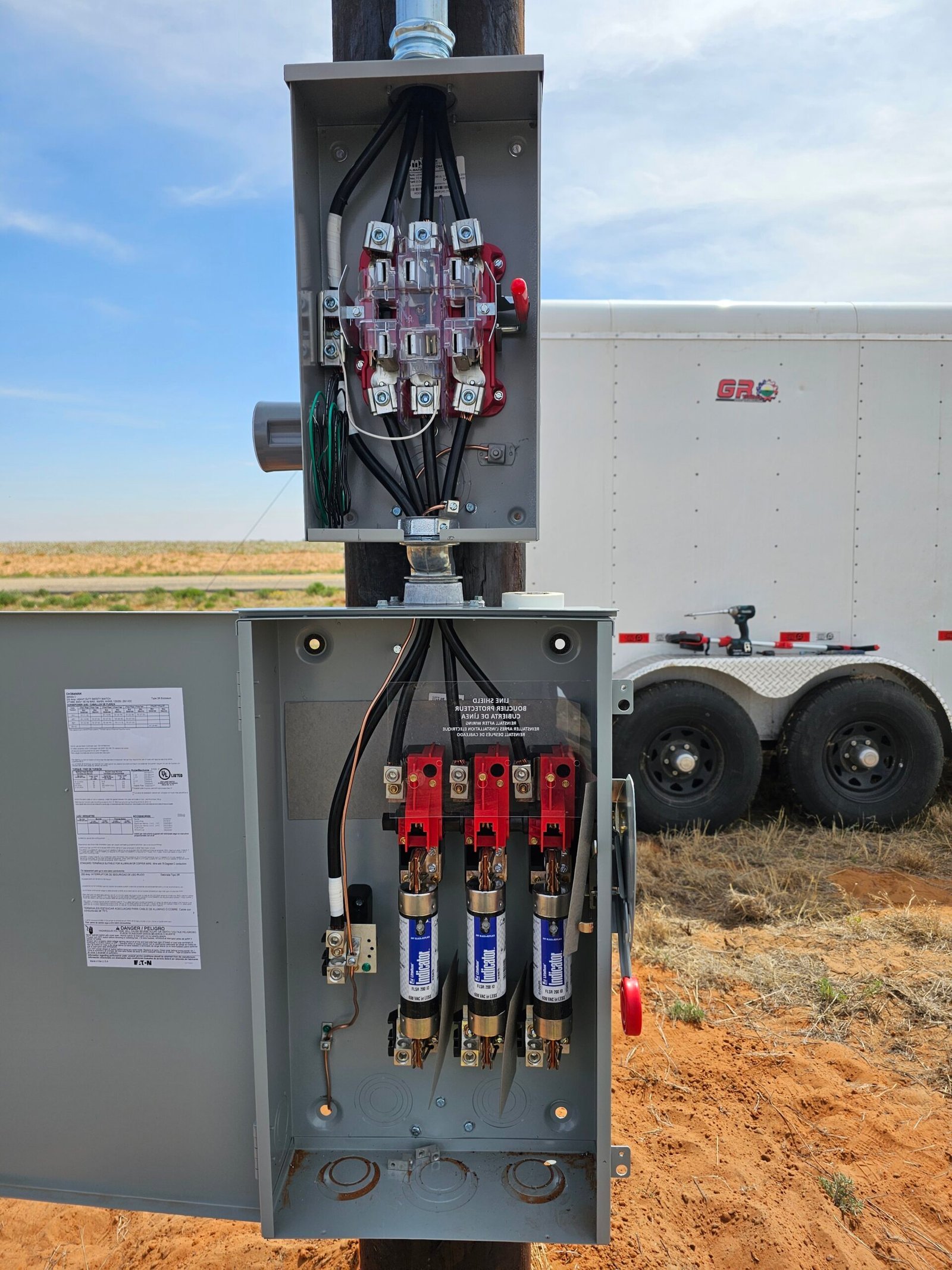 Outdoor disconnect and fused service equipment